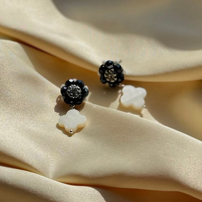 GRATIS: Chique Clover Perlmutt Ohrringe