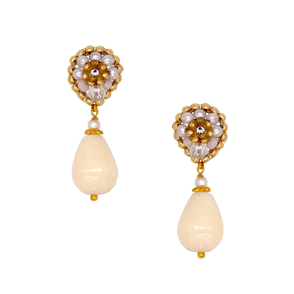 Earrings made of champagne coloured natural stones and real pearls with Swarovski crystals.