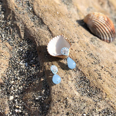 small lightblue earrings with drop shaped jade stone pendant 