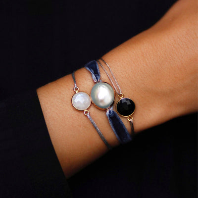 Glittery silver nylon thread bracelet with moonstone