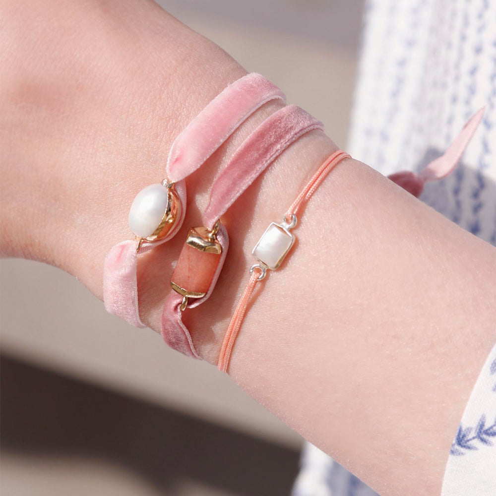 dusky pink velvet bracelet with round cream coloured freshwater pearl 